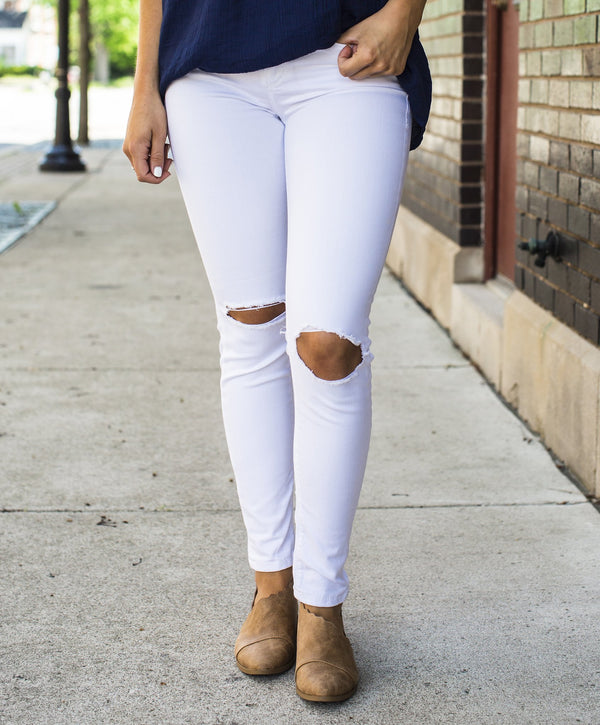 Sneak Peek White Knee Slit Skinny